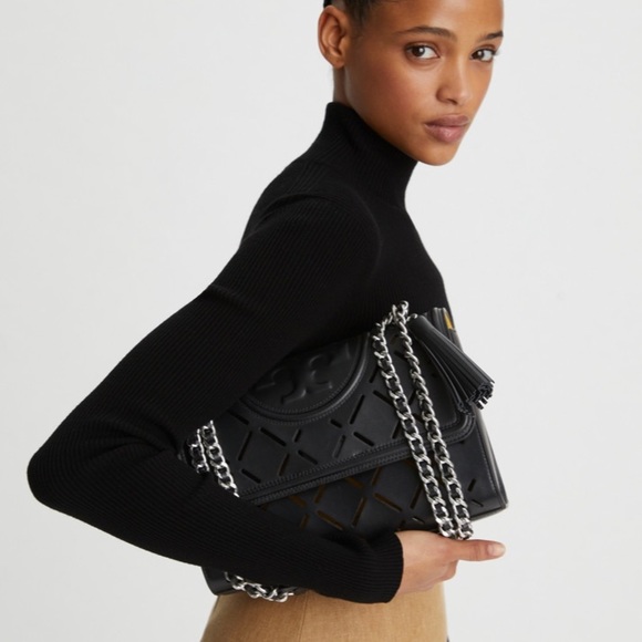 TORY BURCH FLEMING DIAMOND CUT-OUT PERFORATED CONVERTIBLE SHOULDER BAG IN BLACK - Picture 6 of 7